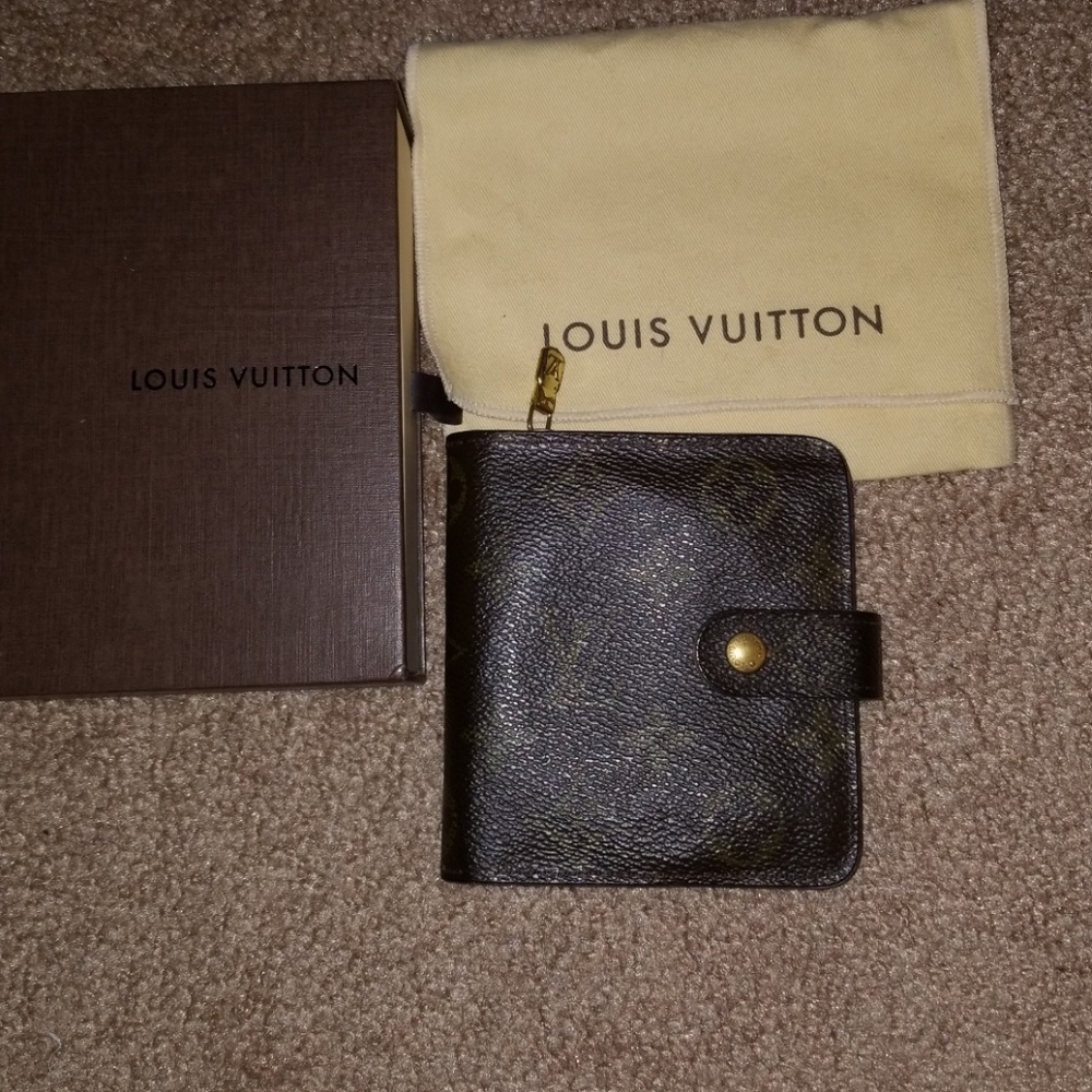 Louis vuitton zippy compact wallet